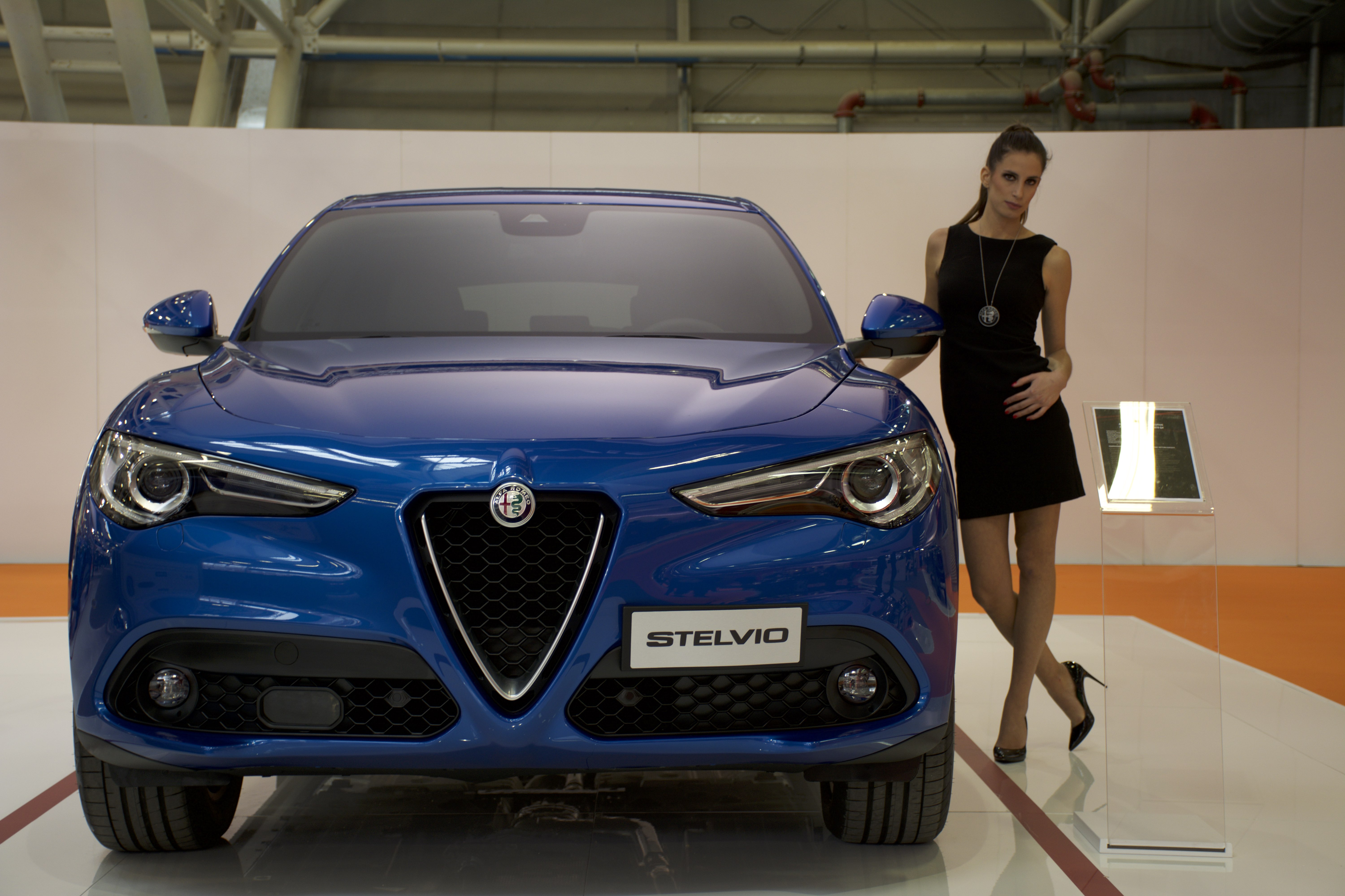 Alfa Romeo ha portato la nuova Stelvio, il SUV del Biscione Alfa Romeo ha portato la nuova Stelvio, il SUV del Biscione