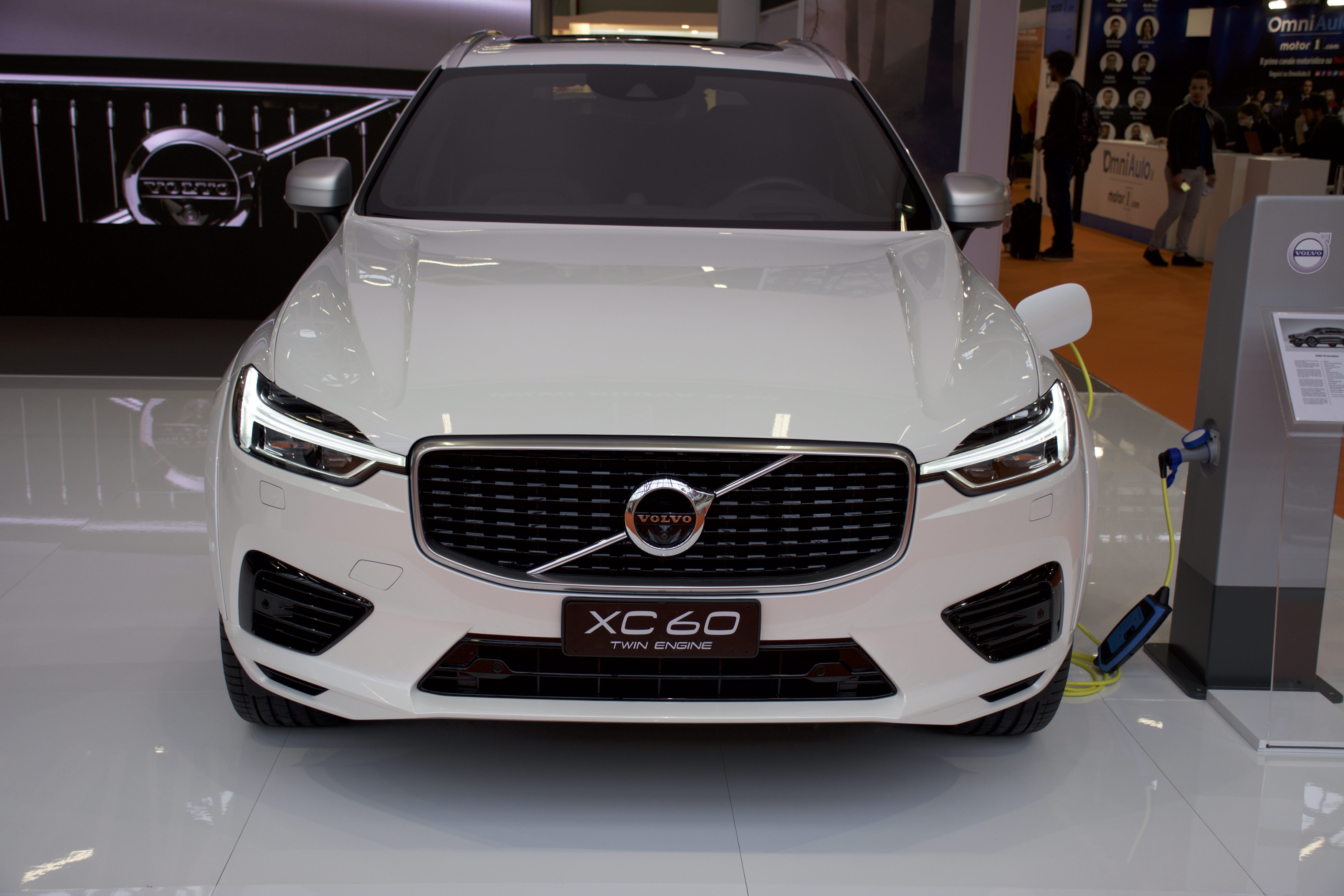 Volvo ha portato a Bologna la XC60 in versione Twin engine benzina-elettrico Volvo ha portato a Bologna la XC60 in versione Twin engine benzina-elettrico