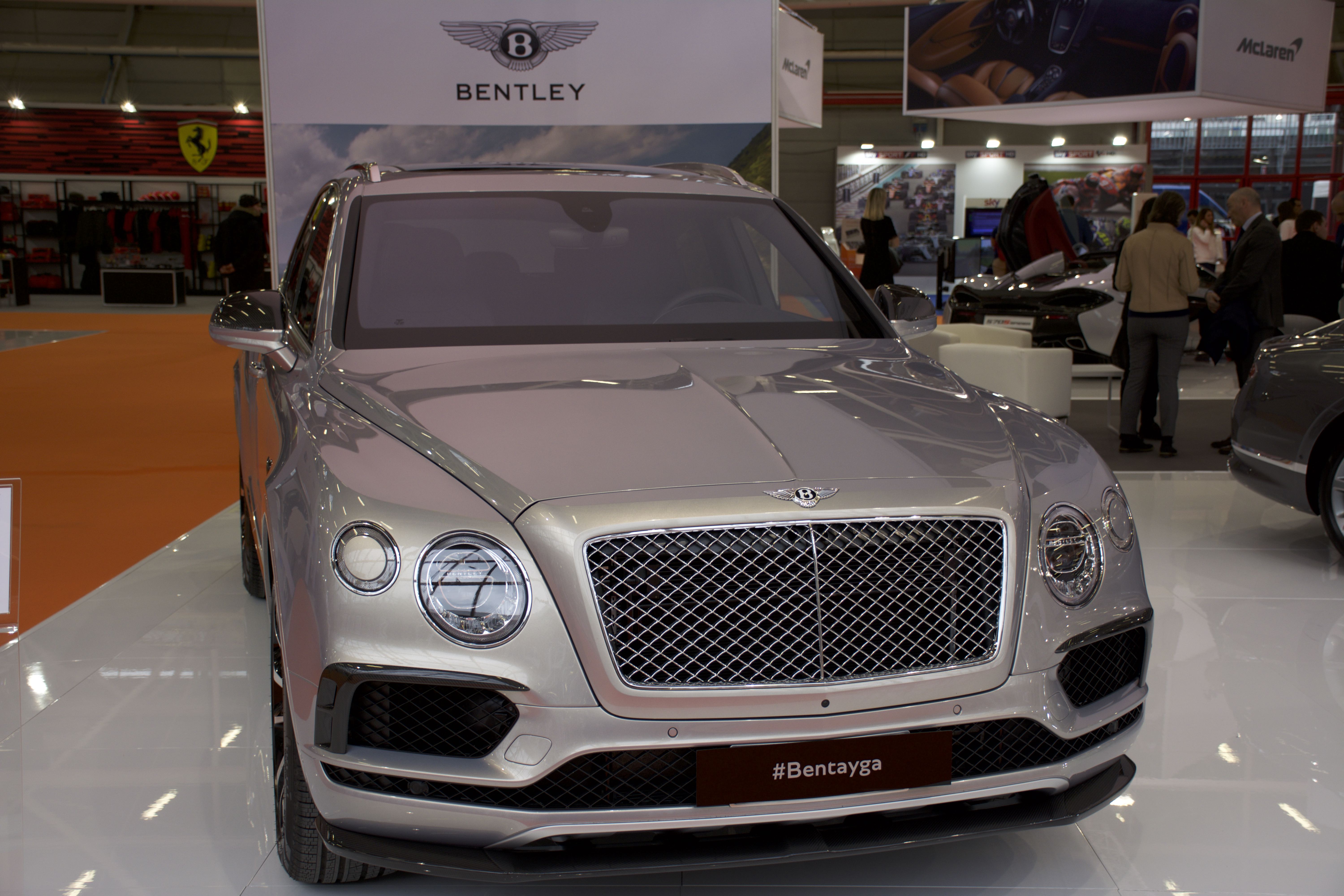 Debutta anche Bentley nella categoria dei SUV di lusso con Bentayga