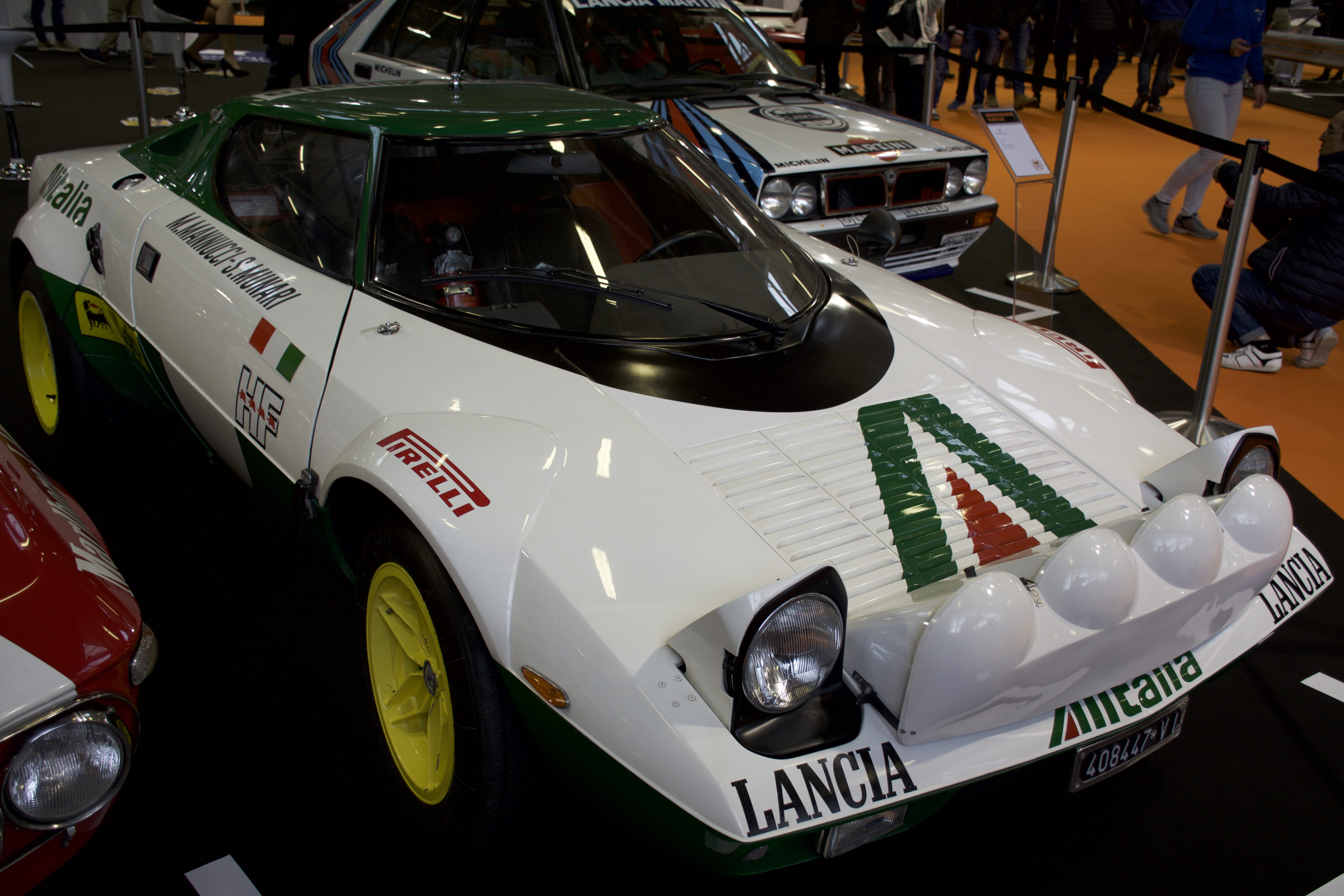 ...E della storica Lancia Stratos in livrea Alitalia