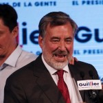 Il senatore progressista e candidato alla presidenza Alejandro Guillier parla ai suoi sostenitori dopo la sconfitta