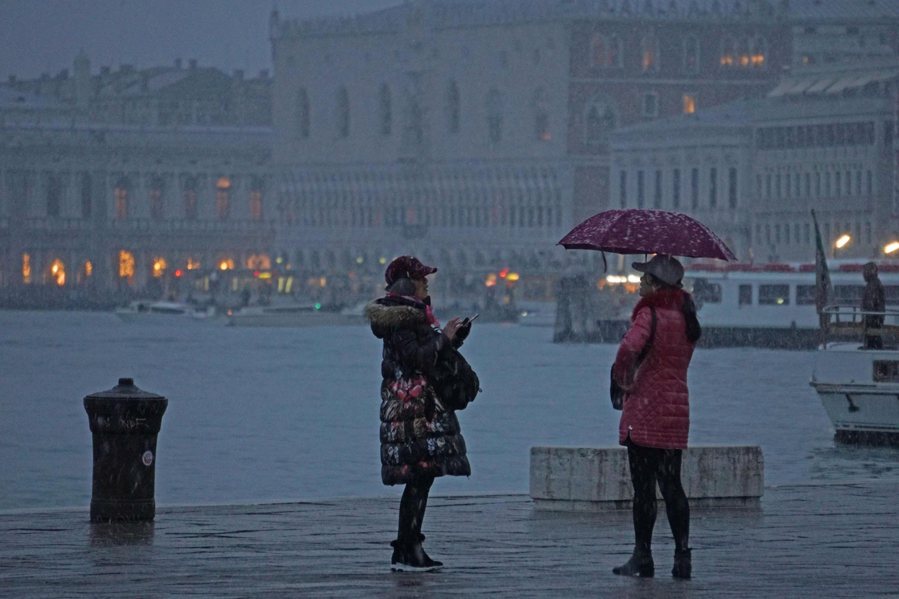 Maltempo a Venezia. I turisti incantati