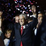 Il candidato conservatore e presidente Piñera festeggia la vittoria