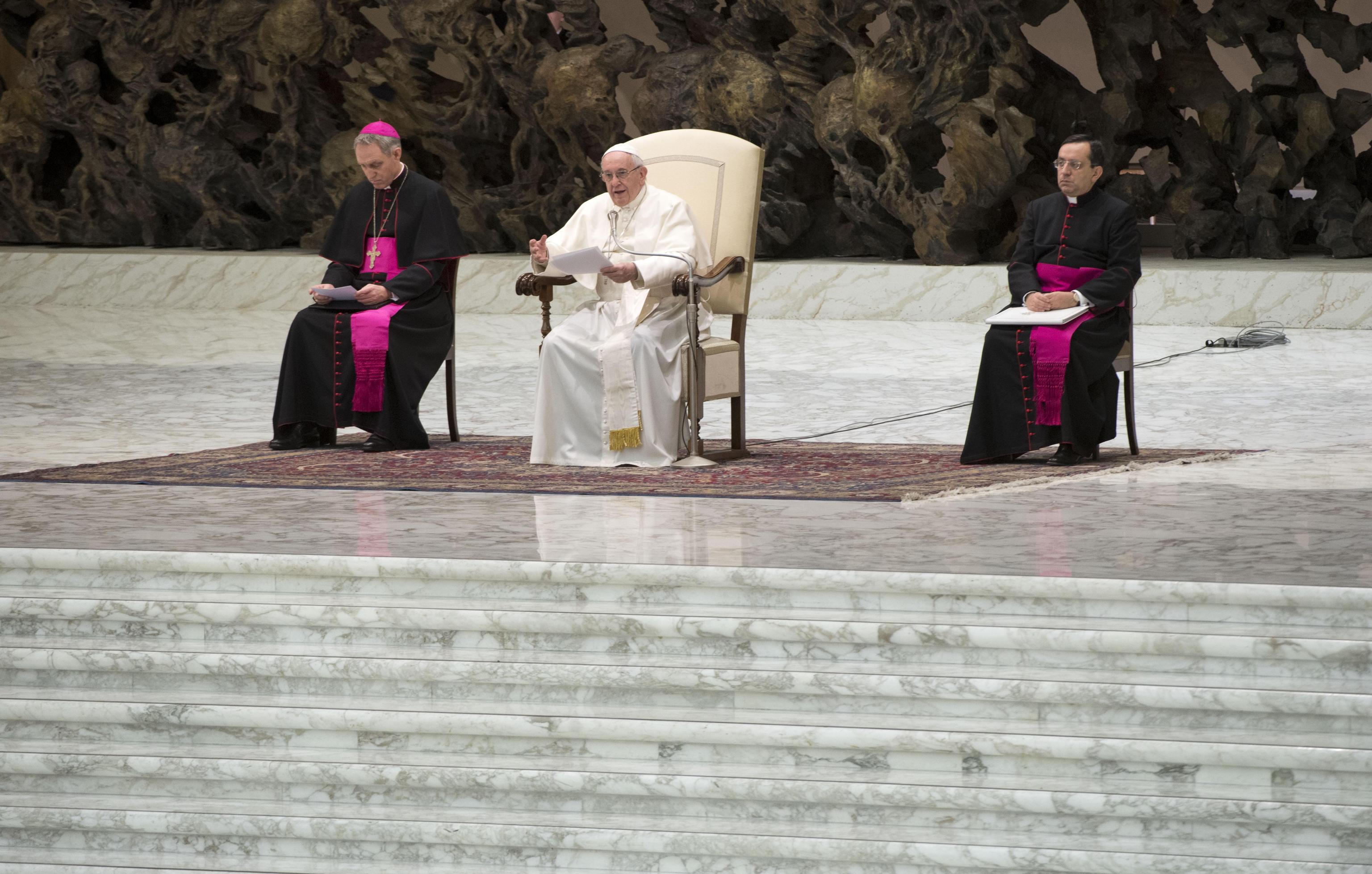 Il Papa con i Cardinali Il Papa con i Cardinali