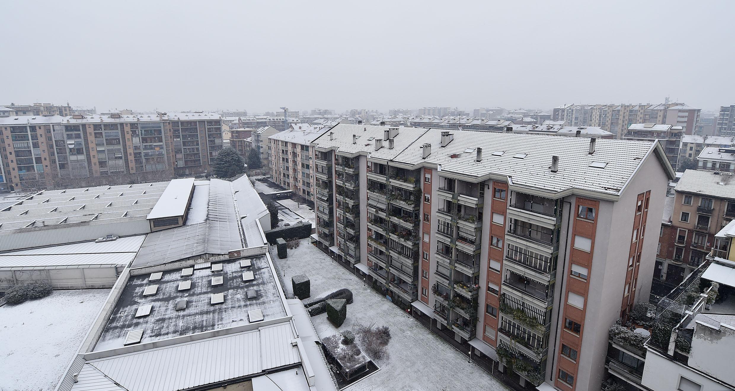 Visuale dall'alto di una Torino imbiancata