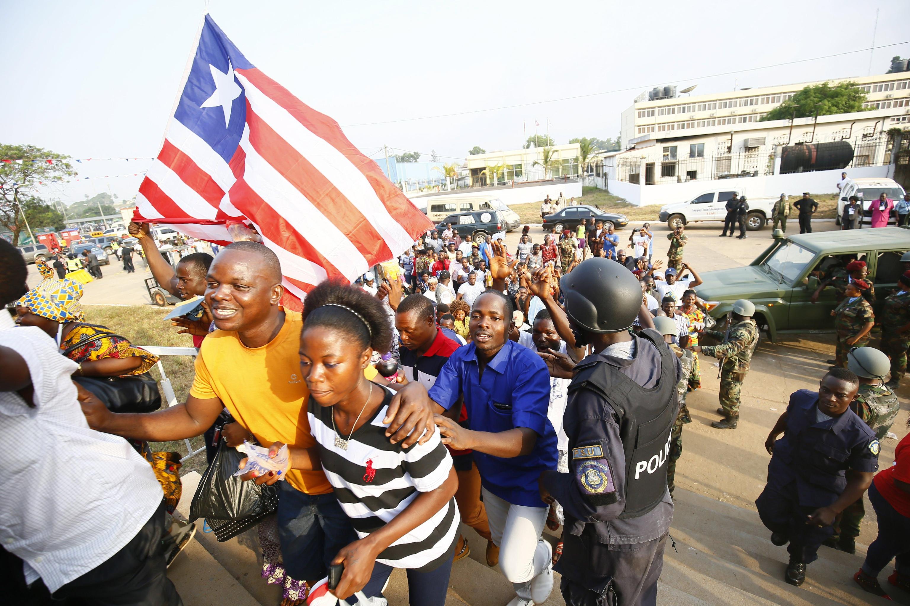 Molte le manifestazioni di festa per le strade delle principali città della Liberia Molte le manifestazioni di festa per le strade delle principali città della Liberia