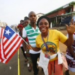 Alcuni sostenitori di George Weah festeggiano il giuramento del neo presidente Alcuni sostenitori di George Weah festeggiano il giuramento del neo presidente