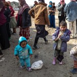 Bambini, donne e uomini sfollati Bambini, donne e uomini sfollati