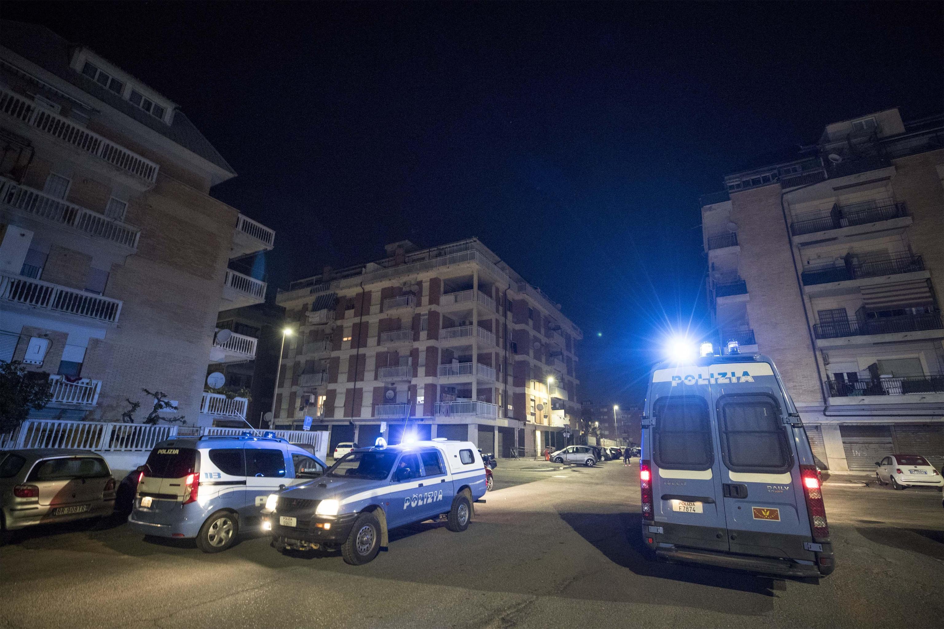 Un'operazione di polizia iniziata all'alba ha portato all'arresto di 32 membri del clan Spada