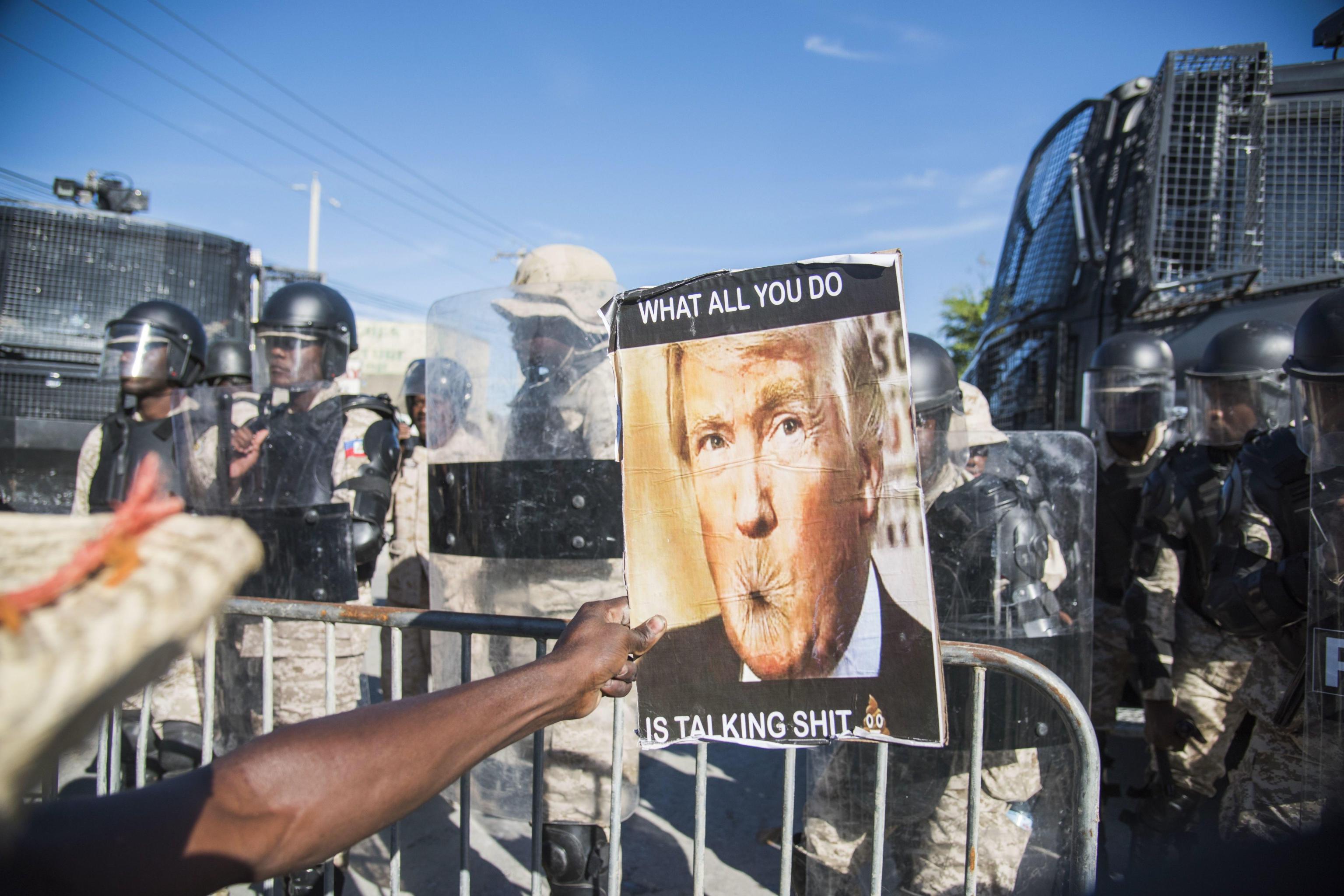 Ancora un manifesto contro Trump Ancora un manifesto contro Trump