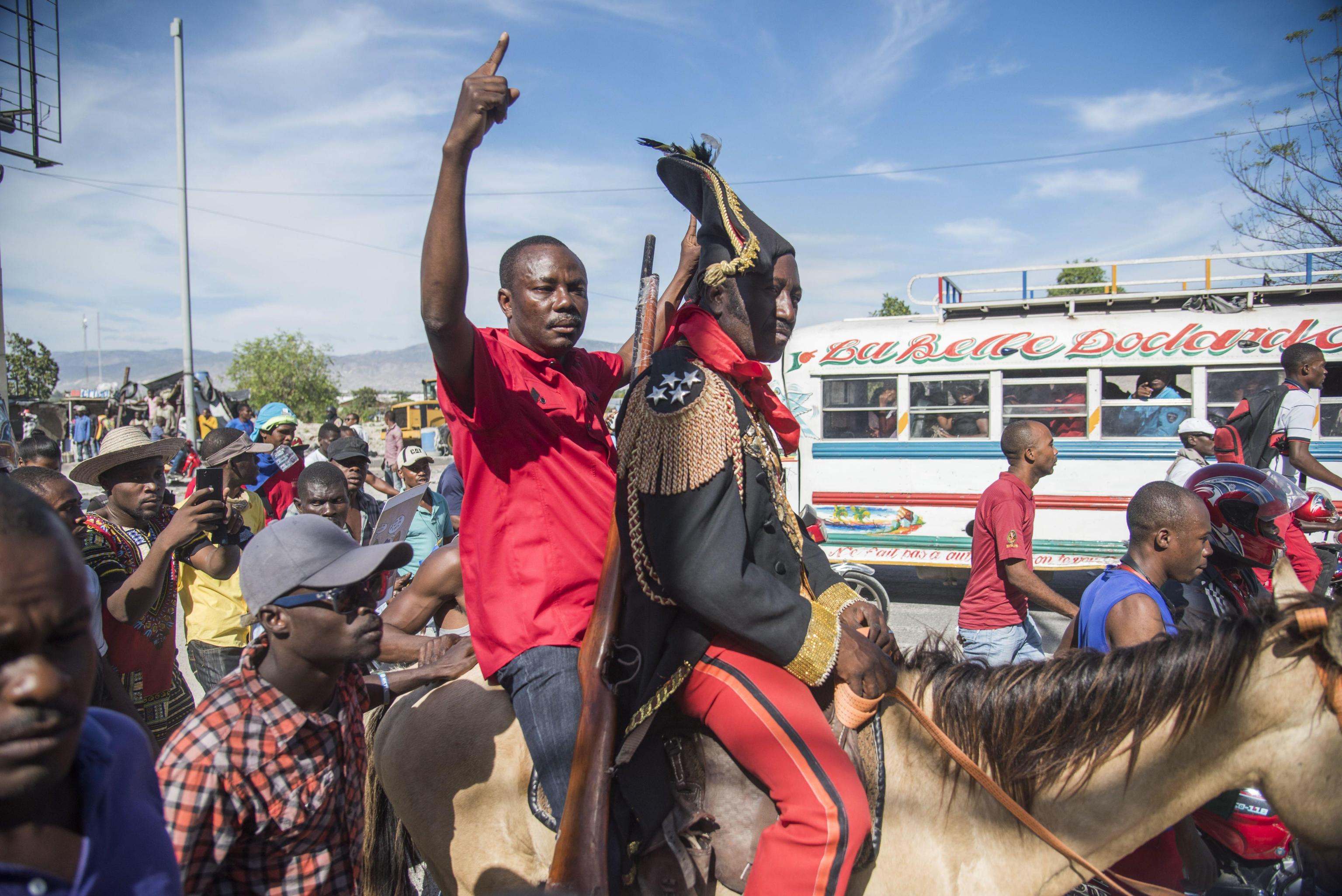 Altri partecipanti alla marcia di protesta Altri partecipanti alla marcia di protesta