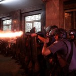 Un momento degli scontri tra manifestanti e forze dell'ordine