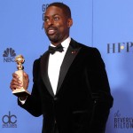Sterling K. Brown con il premio per la migliore interpretazione di un attore in una serie televisiva drammatica in "This Is Us"