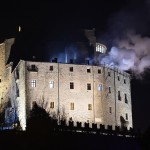 Le fiamme all'abbazia viste da un’altra angolazione Le fiamme all'abbazia viste da un’altra angolazione