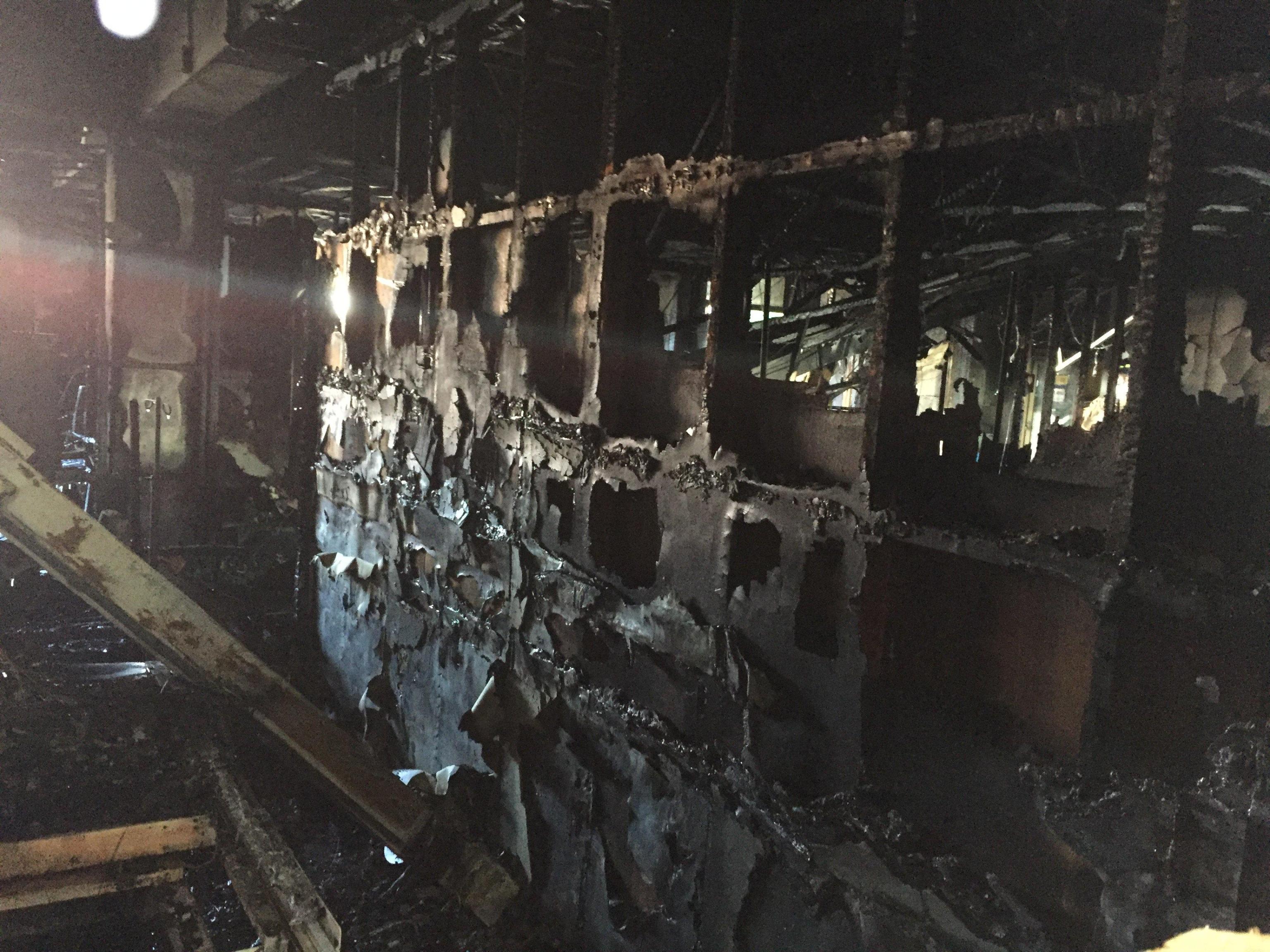 Le fiamme sono divampate all'interno del pronto soccorso Le fiamme sono divampate all'interno del pronto soccorso