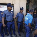 Polizia perquisisce abitazioni