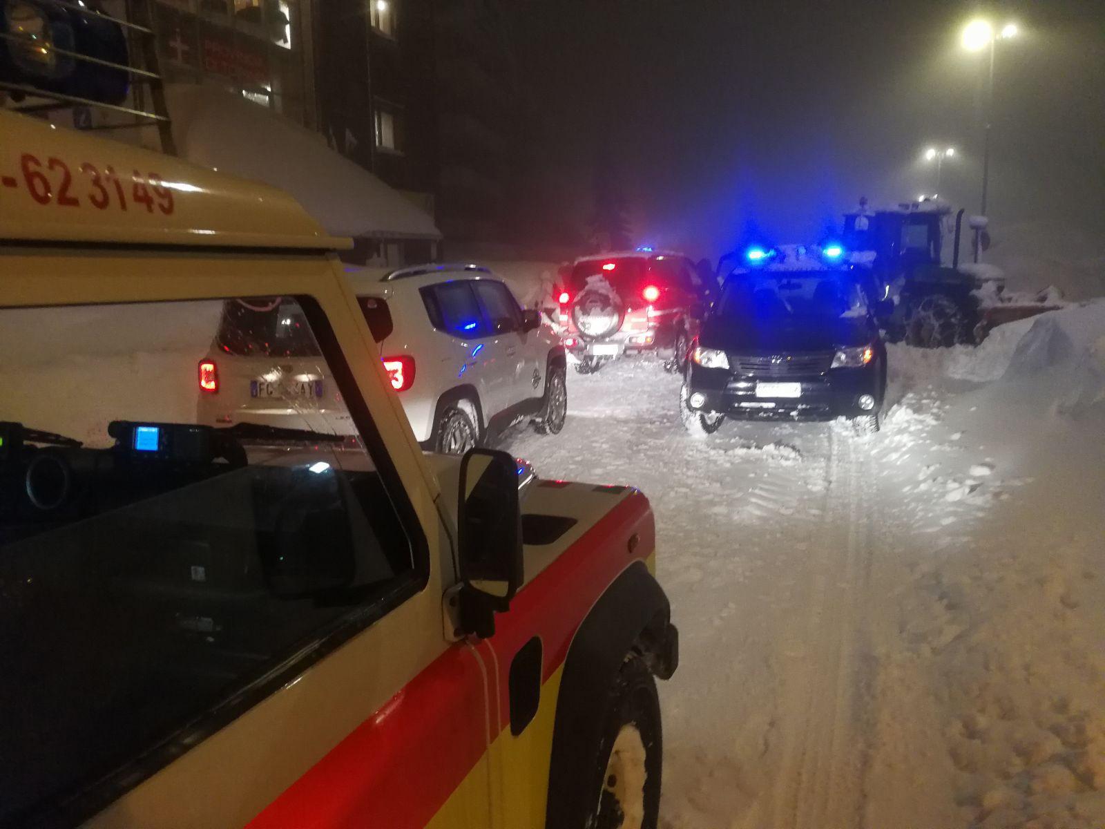 Slavina su un condominio a Sestriere, nessun ferito. I soccorritori: "Abbiamo temuto un'altra Rigopiano"