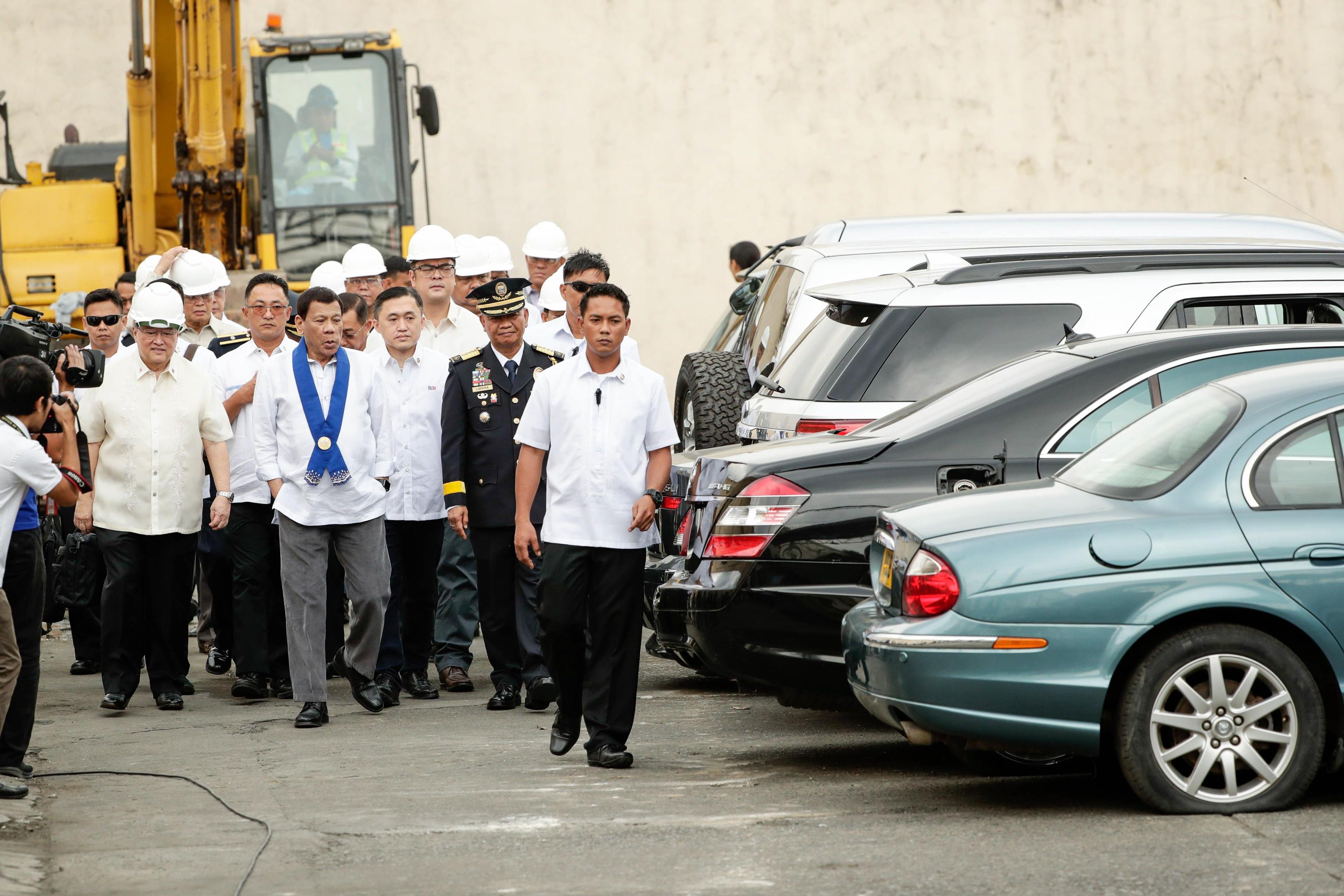 Il Presidente delle Filippine Rodrigo Duterte al suo arrivo al deposito