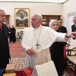 Lo scambio di regali tra papa Francesco e Erdogan