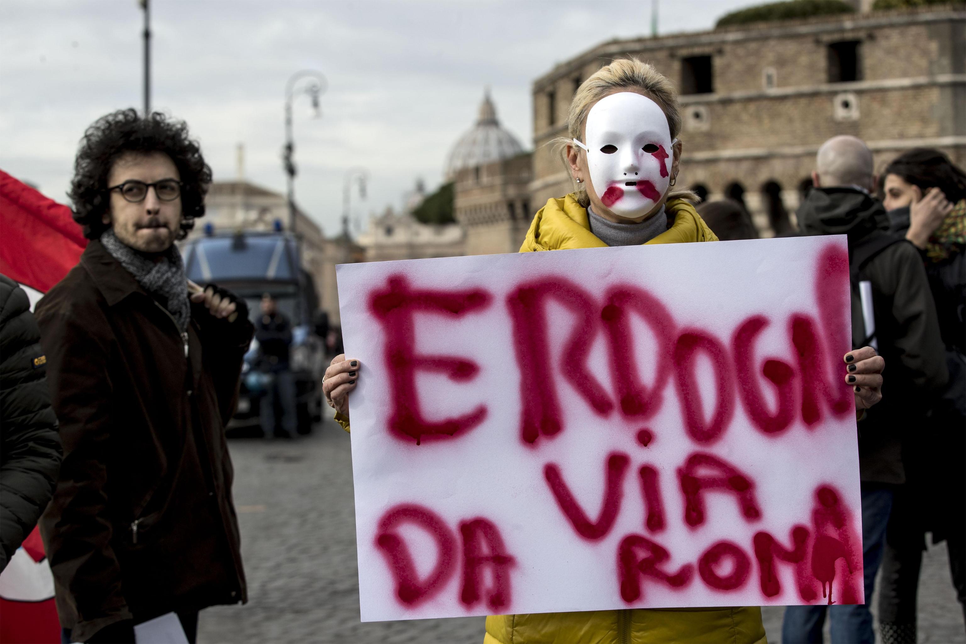 Proteste contro il leader turco di fronte a Castel Sant’Angelo