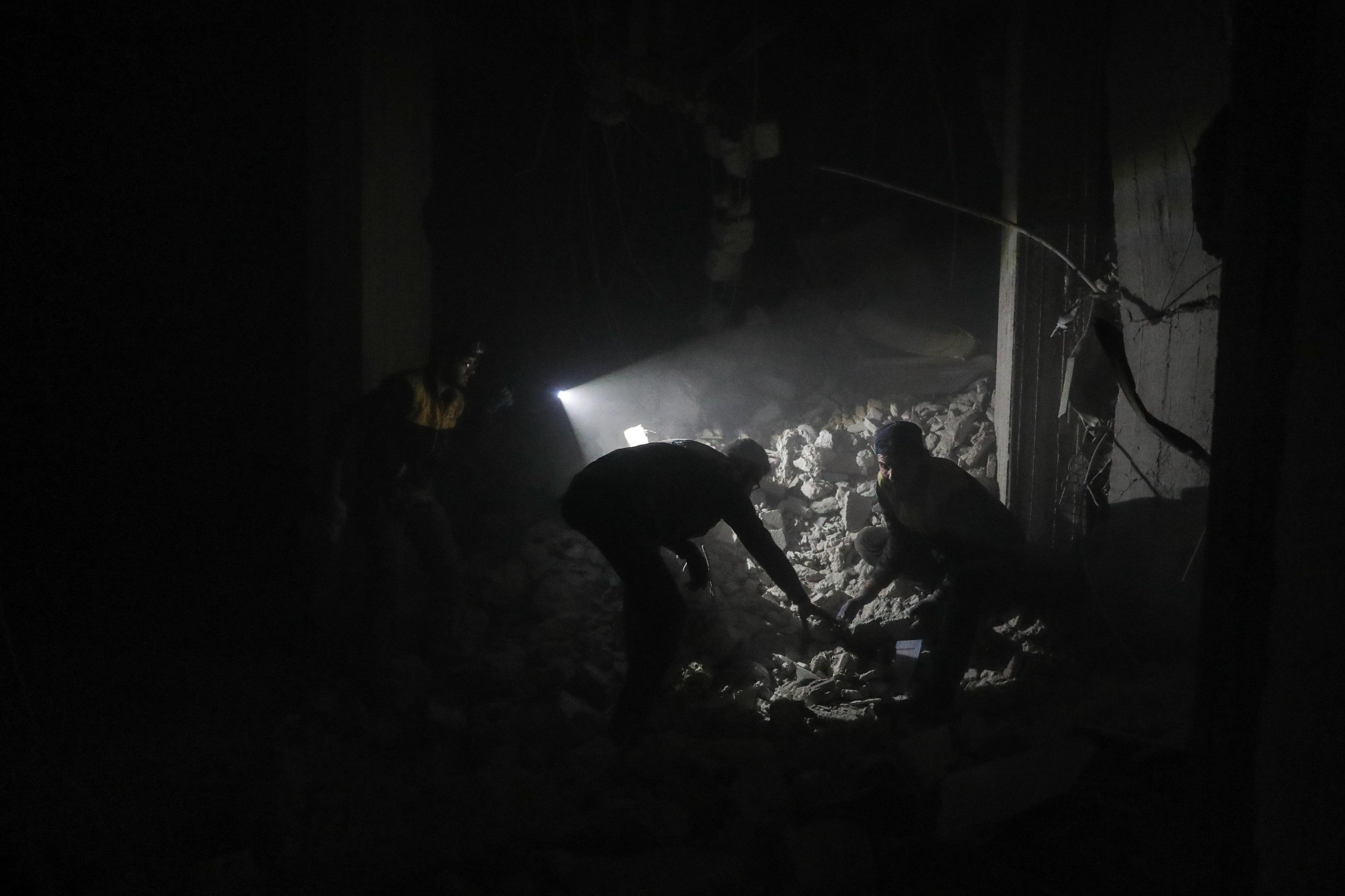 Sono moltissimi i feriti che rischiano di morire perché non raggiunti in tempo dai soccorsi Sono moltissimi i feriti che rischiano di morire perché non raggiunti in tempo dai soccorsi