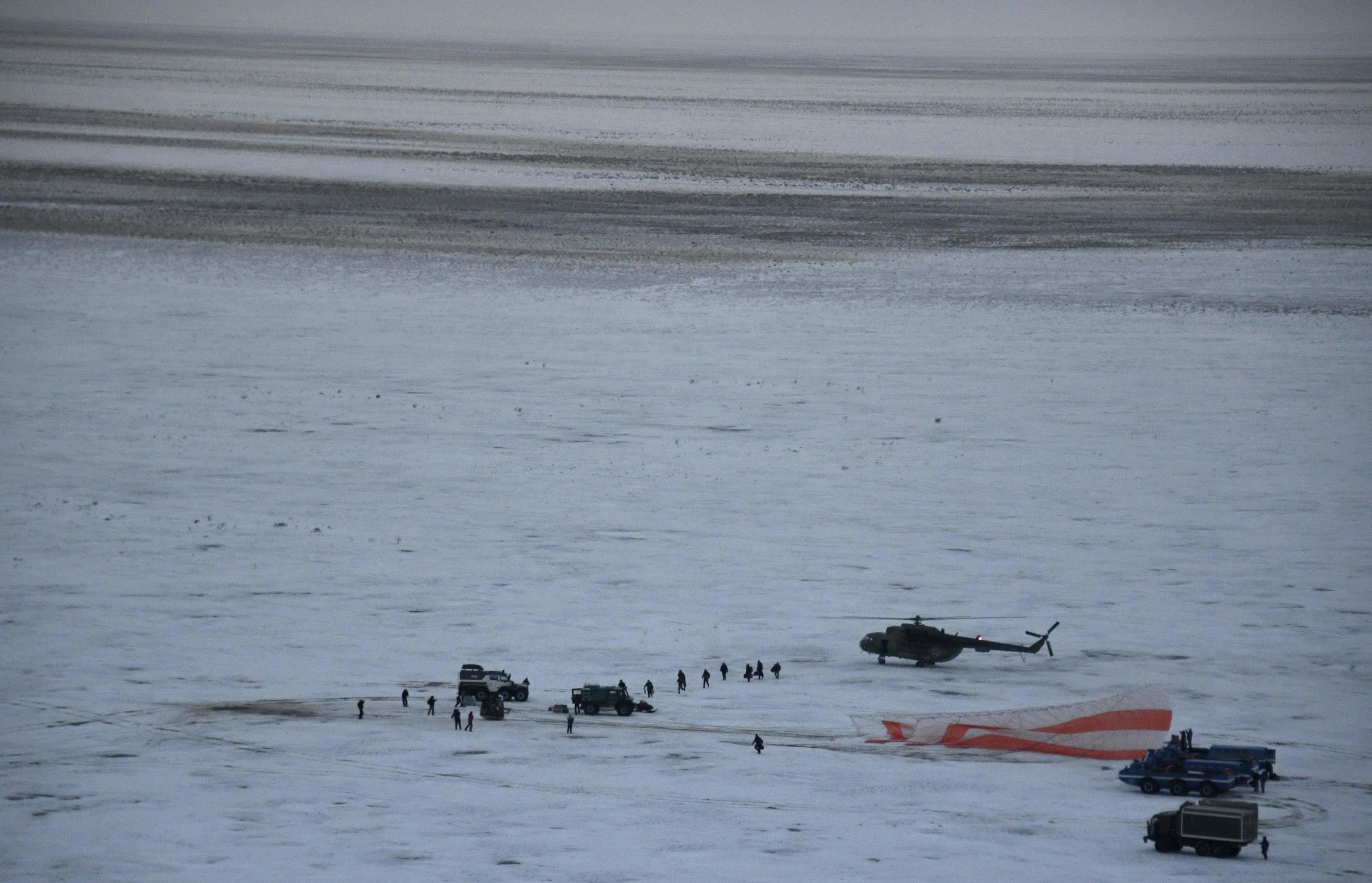 Il momento dell'atterraggio, avvenuto all'alba in una zona remota del Kazakistan, è andato a buon fine, nonostante il rigido inverno Il momento dell'atterraggio, avvenuto all'alba in una zona remota del Kazakistan, è andato a buon fine, nonostante il rigido inverno