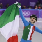 Arianna Fontana vince l'oro nella prova di pattinaggio short track 500 metri femminile Arianna Fontana vince l'oro nella prova di pattinaggio short track 500 metri femminile