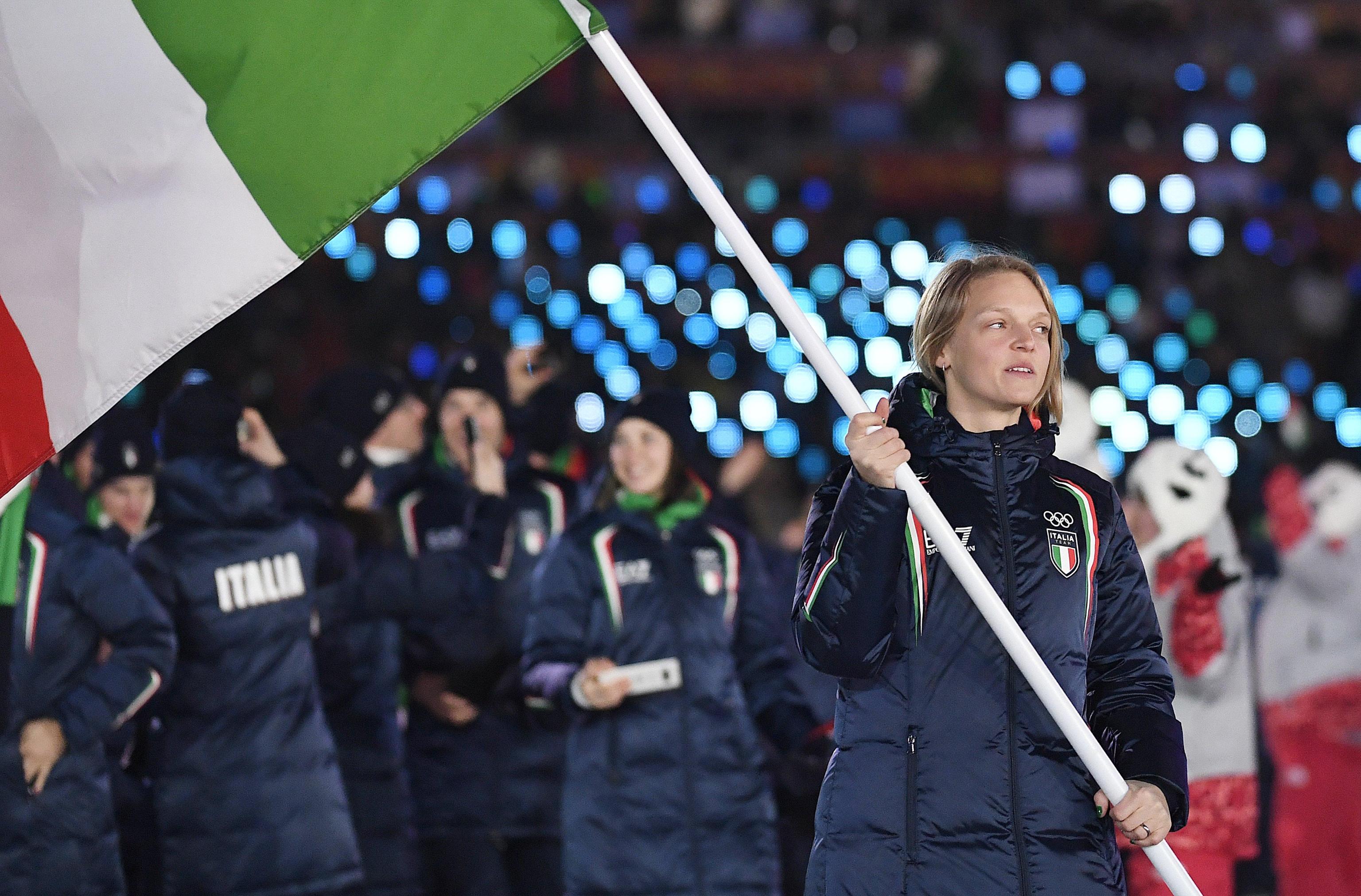 Arianna Fontana è la portabandiera italiana nella cerimonia di inaugurazione Arianna Fontana è la portabandiera italiana nella cerimonia di inaugurazione