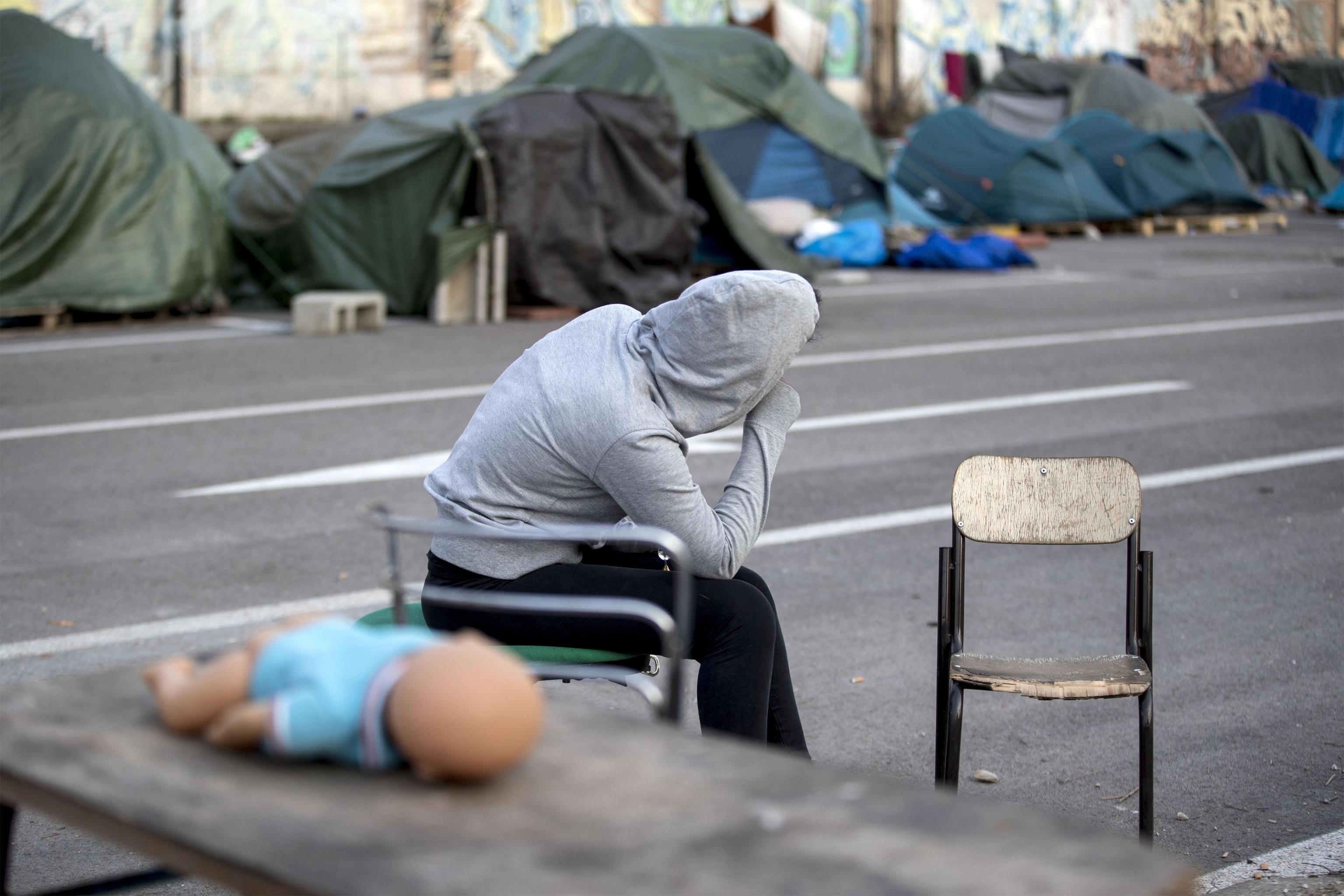 La disperazione dei richiedenti asilo nella tendopoli sorta a Tiburtina La disperazione dei richiedenti asilo nella tendopoli sorta a Tiburtina