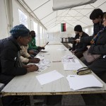 Ripartire da zero: lezione di italiano nella tendopoli del Baobab Camp, Roma Ripartire da zero: lezione di italiano nella tendopoli del Baobab Camp, Roma
