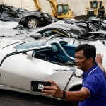 La Corvette Stingray dopo il "trattamento" del bulldozer.