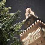 Una splendida veduta del Castello Sforzesco a Milano durante la nevicata di ieri sera