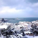 Una panoramica di Vieste in provincia di Foggia. La neve è arrivata anche lì