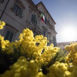 Mimose davanti al Quirinale per la cerimonia dedicata al tema “Donne e Costituzione”