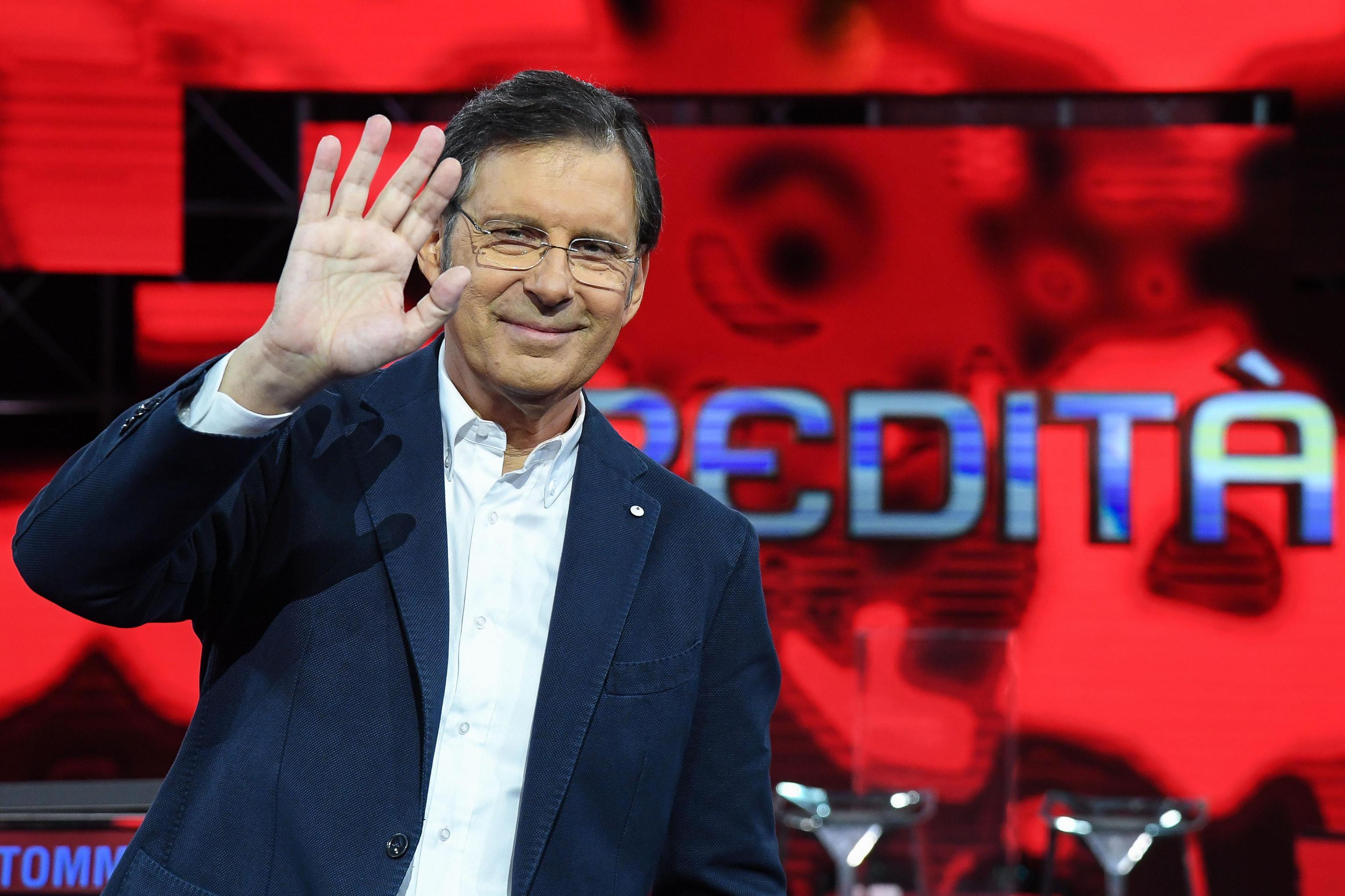 Nonostante stesse combattendo con un'ischemia, Fabrizio Frizzi aveva ripreso a condurre "L'Eredità"