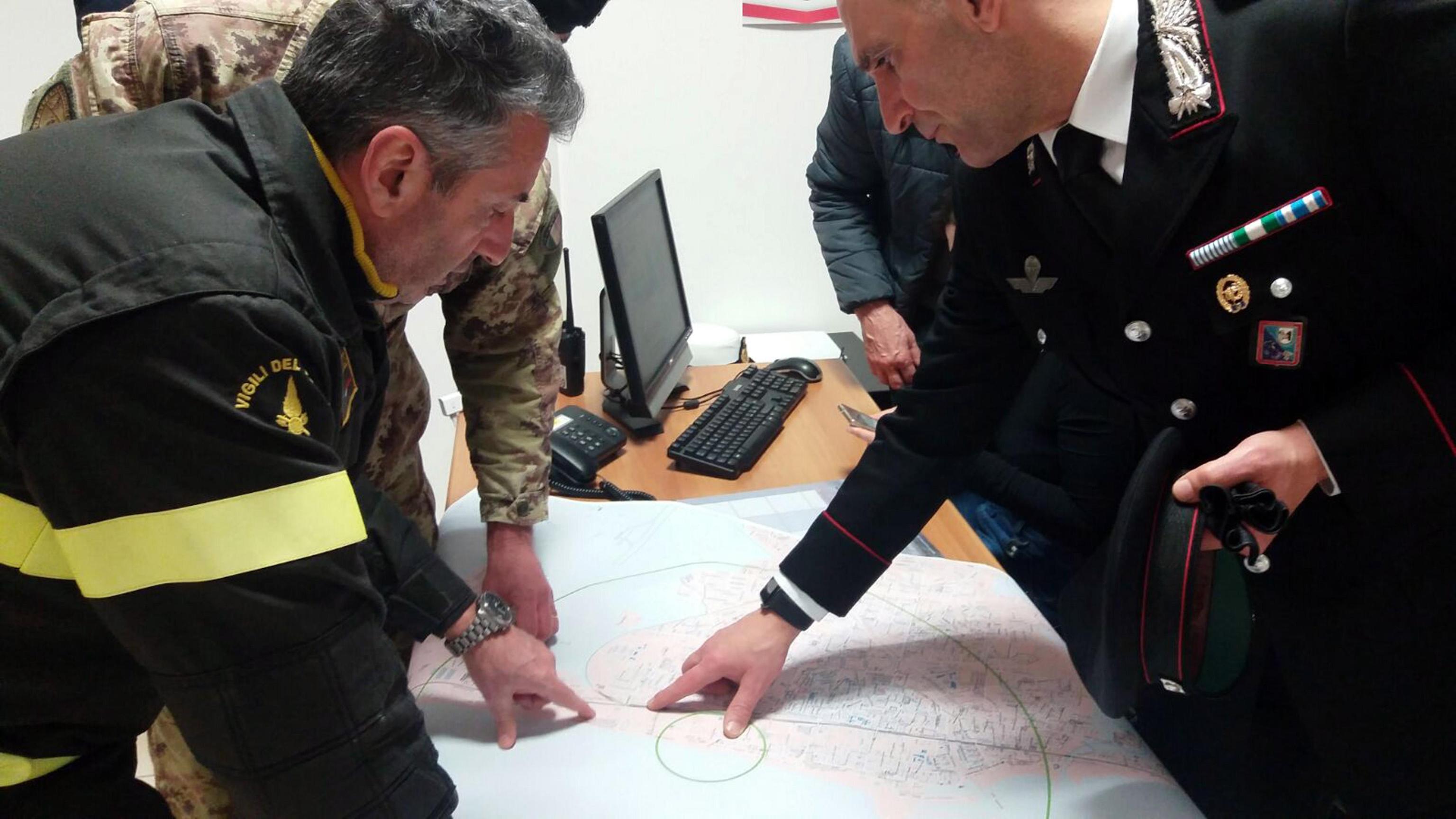 Il sindaco e il comandante dei carabinieri di Fano controllano la "zona rossa"