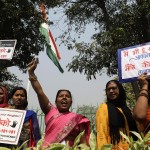 Alcune manifestanti indiane in piazza per la Giornata Internazionale della Donna