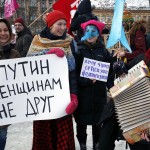Proteste anche a San Pietroburgo. Negli ultimi anni il tema dei diritti civili e ruolo della donna è diventato di tragica attualità fin dalle rivolte delle Pussy Riot