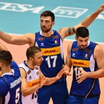 I festeggiamenti degli azzurri, al centro Simone Anzani