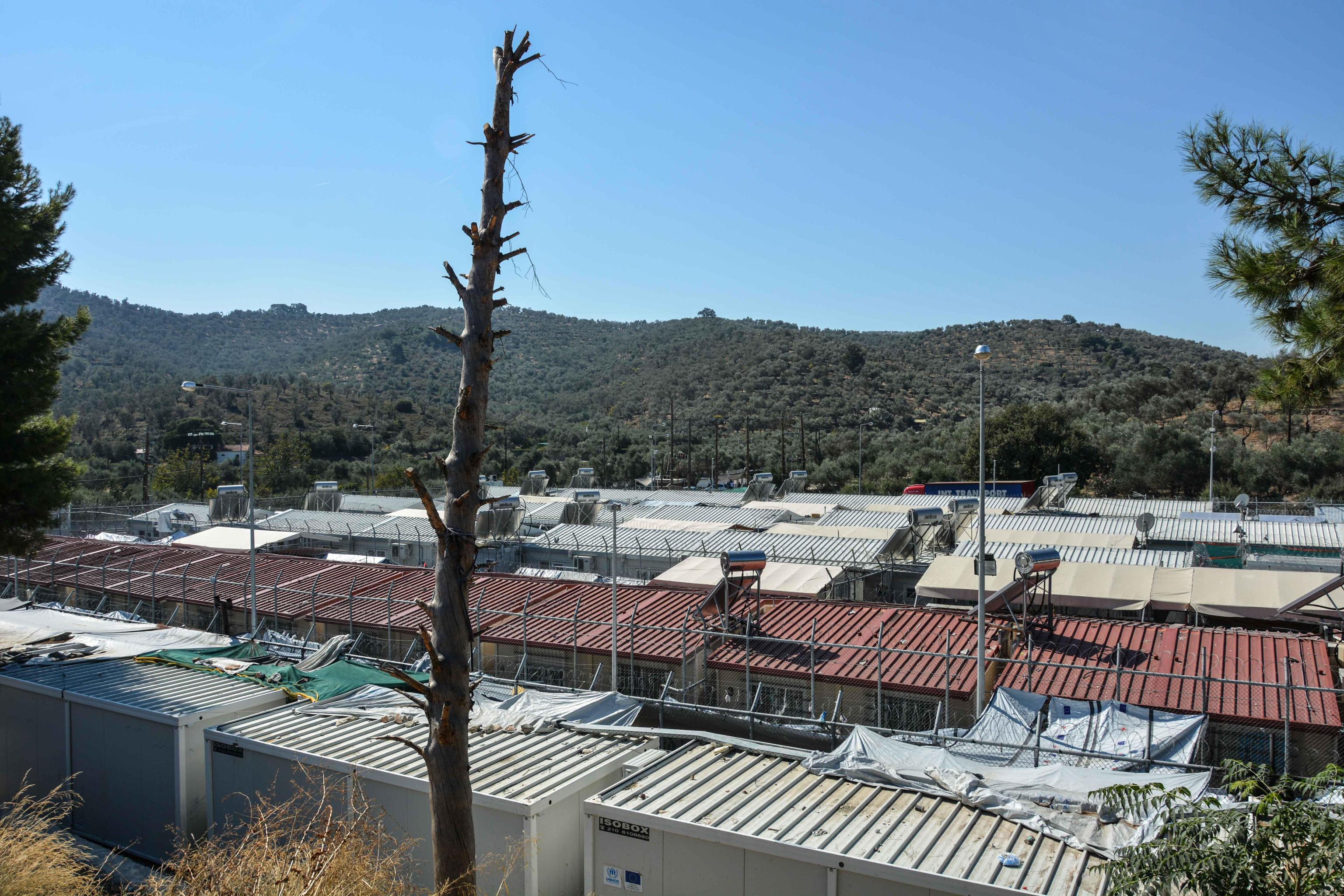 La vista dall'alto dell'hotspot di Moria, sull'isola di Lesbo in Grecia
