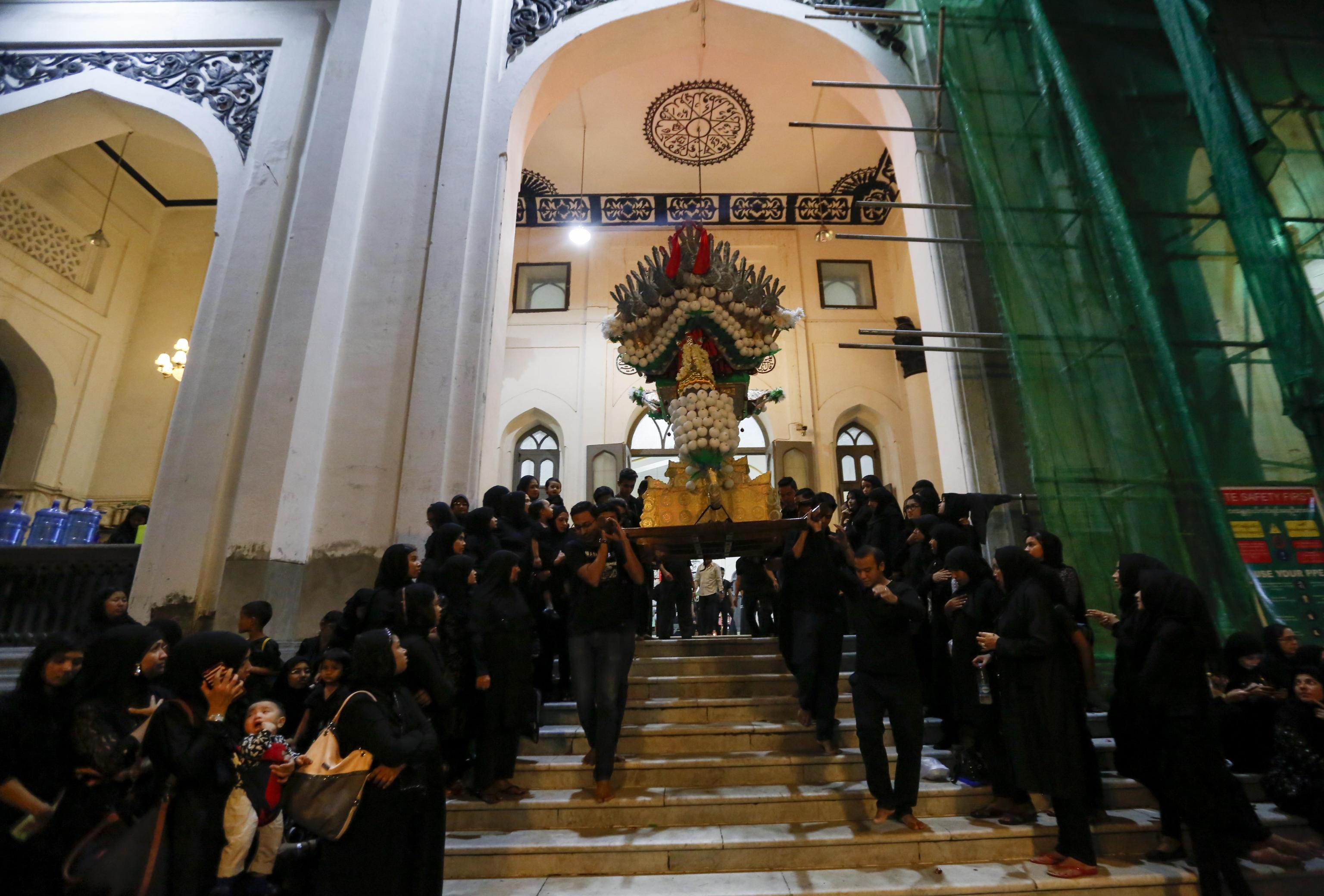 La processione dei musulmani sciiti a Yangon, in Myanmar