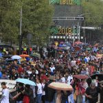 Il lungo corteo sfila nelle strade centrali di Città del Messico Il lungo corteo sfila nelle strade centrali di Città del Messico