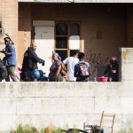 Prosegue l'azione delle forze dell'ordine che fanno uscire gli occupanti Prosegue l'azione delle forze dell'ordine che fanno uscire gli occupanti