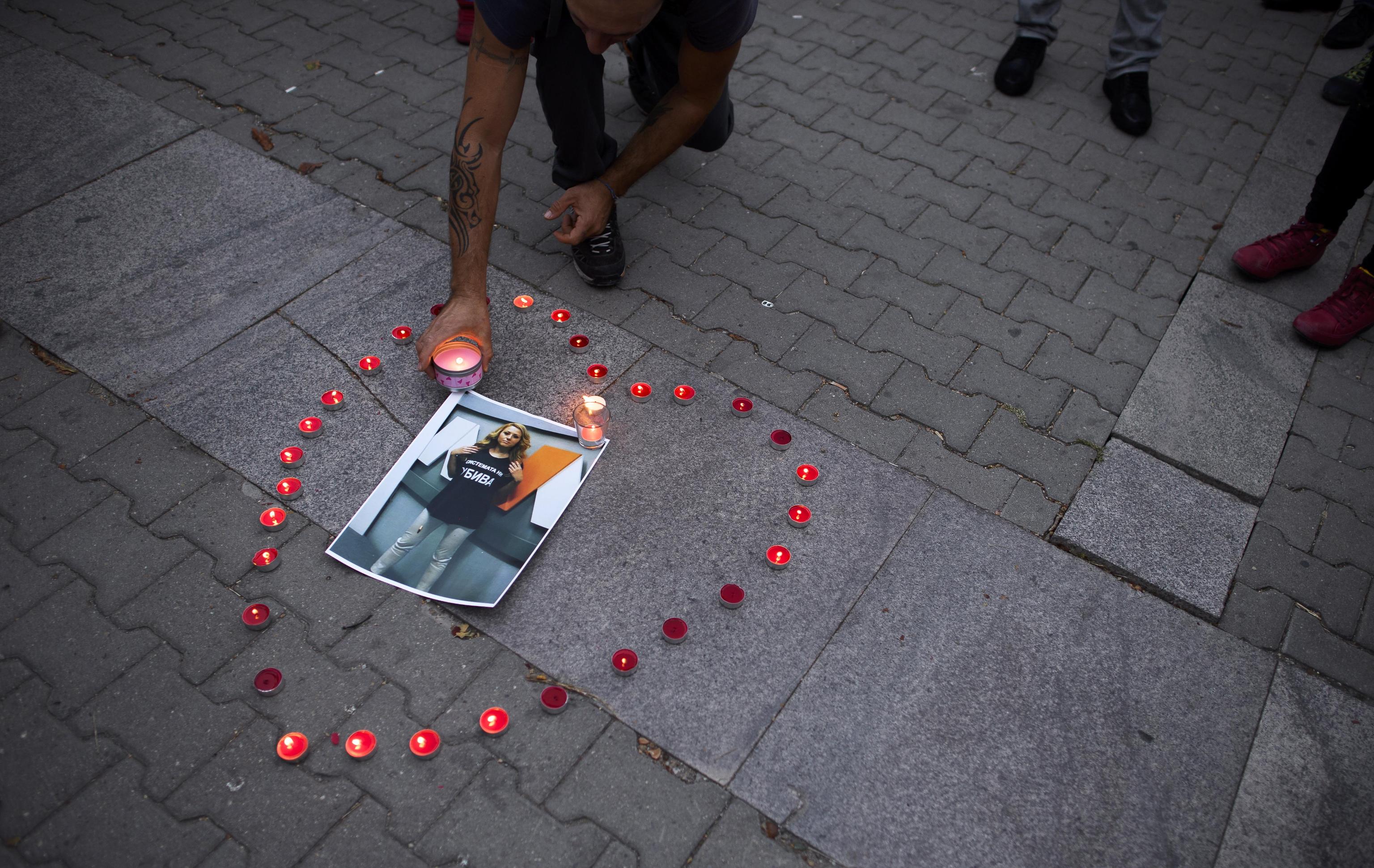 Nella capitale Sofia e in altre città ungheresi ci sono stati cortei e veglie in memoria della giornalista Nella capitale Sofia e in altre città ungheresi ci sono stati cortei e veglie in memoria della giornalista