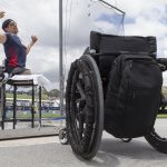L'esultanza di Tim Payne dopo una gara degli Invictus Games conclusa con successo L'esultanza di Tim Payne dopo una gara degli Invictus Games conclusa con successo