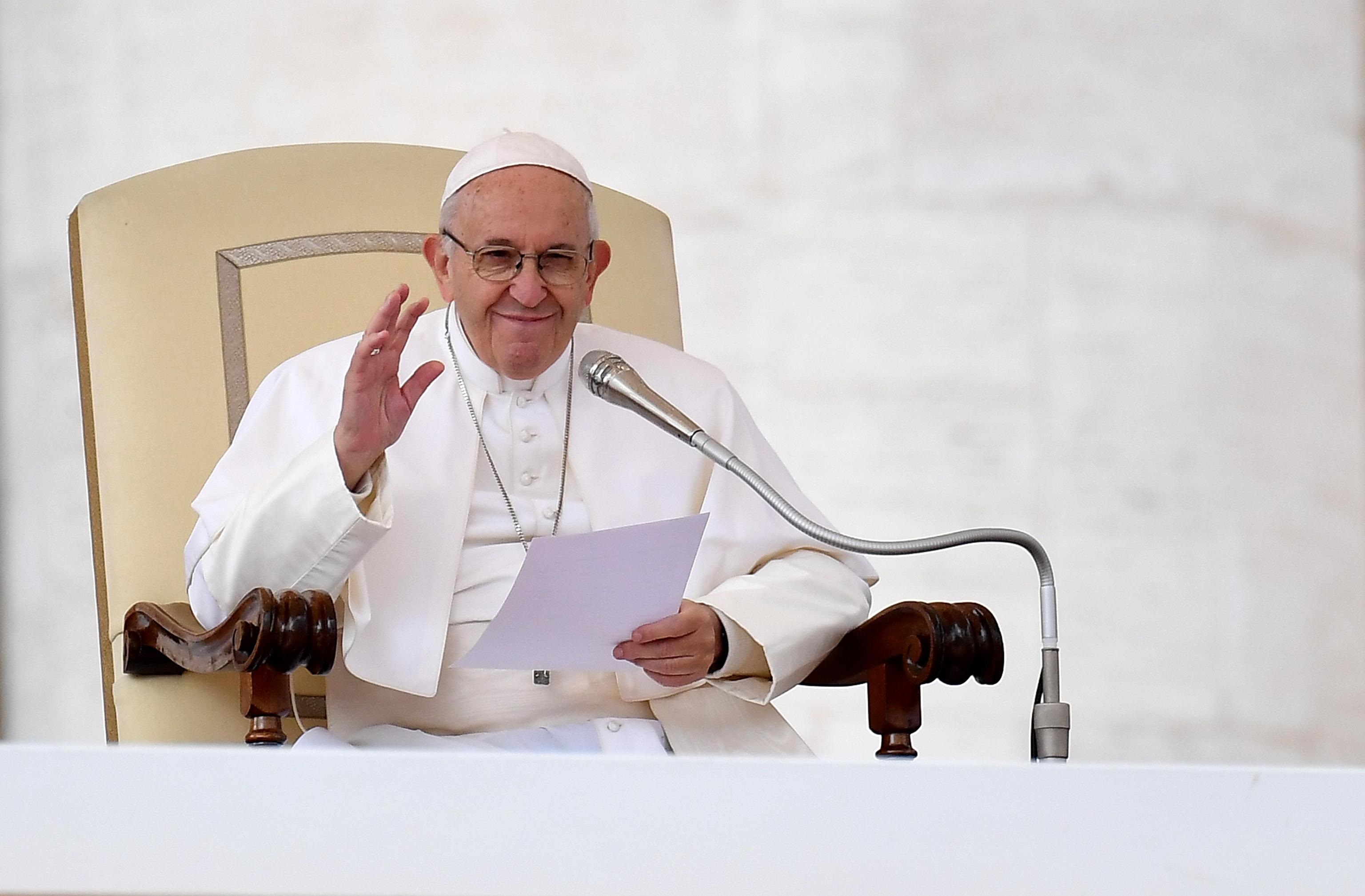 Papa Francesco a San Pietro davanti a 15mila fedeli.