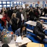 La fila in un seggio di New York: il dato sull'affluenza in tutti gli Stati Uniti è il più alto degli ultimi decenni