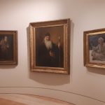 Da sinistra a destra: "Pellegrino" (Perov,1870), "Protodiacono" (Repin, 1877) e "Jurodivyj seduto sulla neve" (Surikov, 1885)