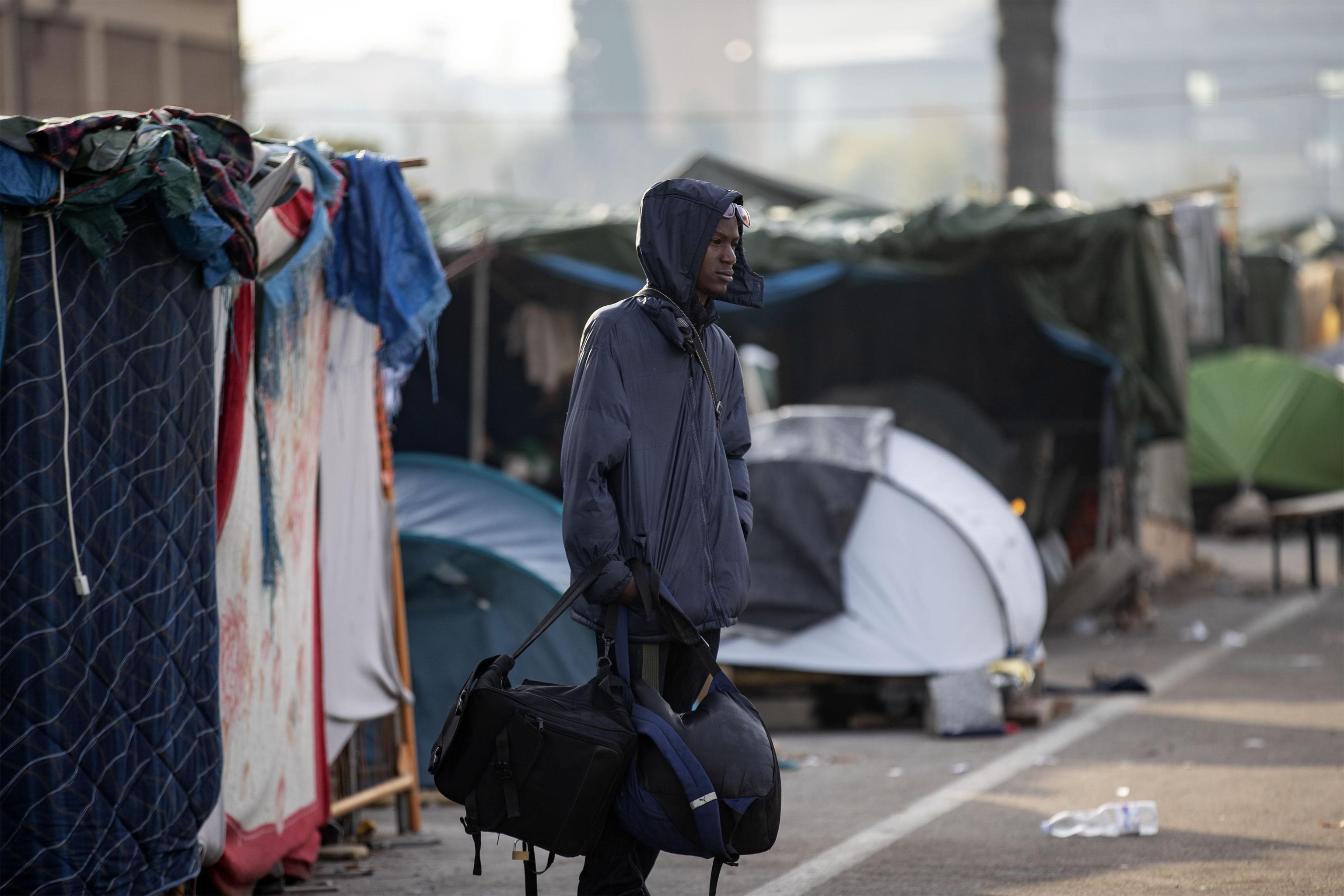 Migranti: sgombero presidio Baobab a Roma