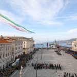 Nel Giorno dell'Unità Nazionale e Giornata delle Forze Armate, il presidente della Repubblica Sergio Mattarella riceve in piazza Unità d'Italia di Trieste gli onori militari.